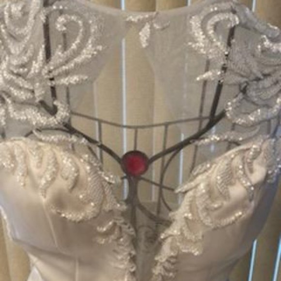 Striking Light Ivory Satin Two Piece Formal Evening Gown Size 2 - Picture 5 of 11